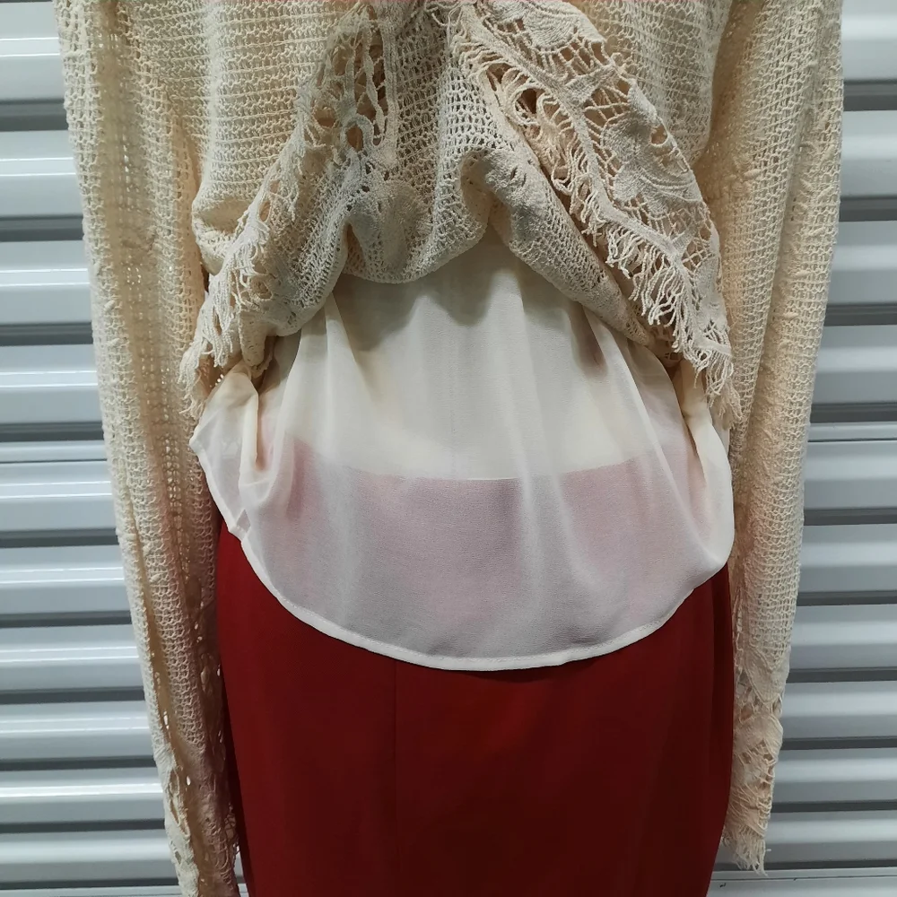 Gimmicks By BKE Ivory Crochet Top - Picture 6 of 8